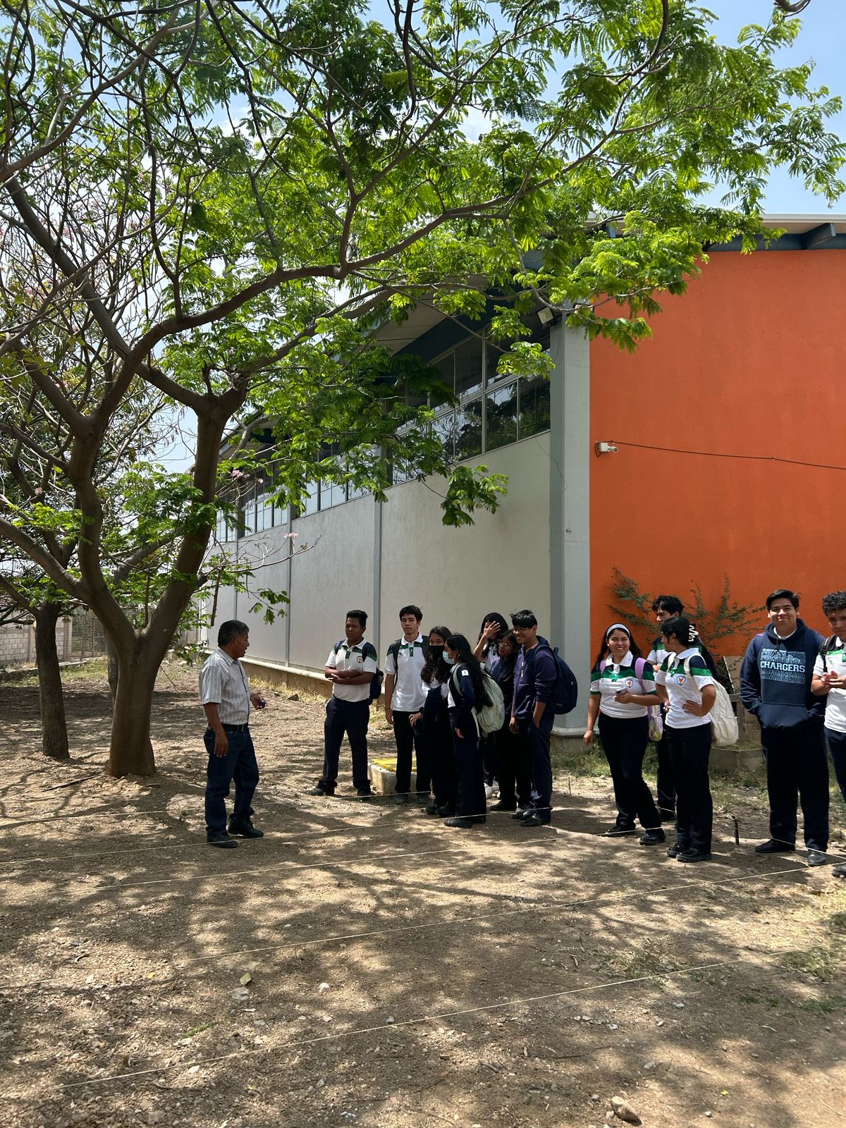 Estudiantes trabajando